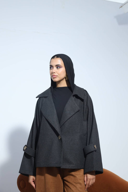 Nur Shams Short Coat | نُور شَمْس مِعْطَف قَصِير