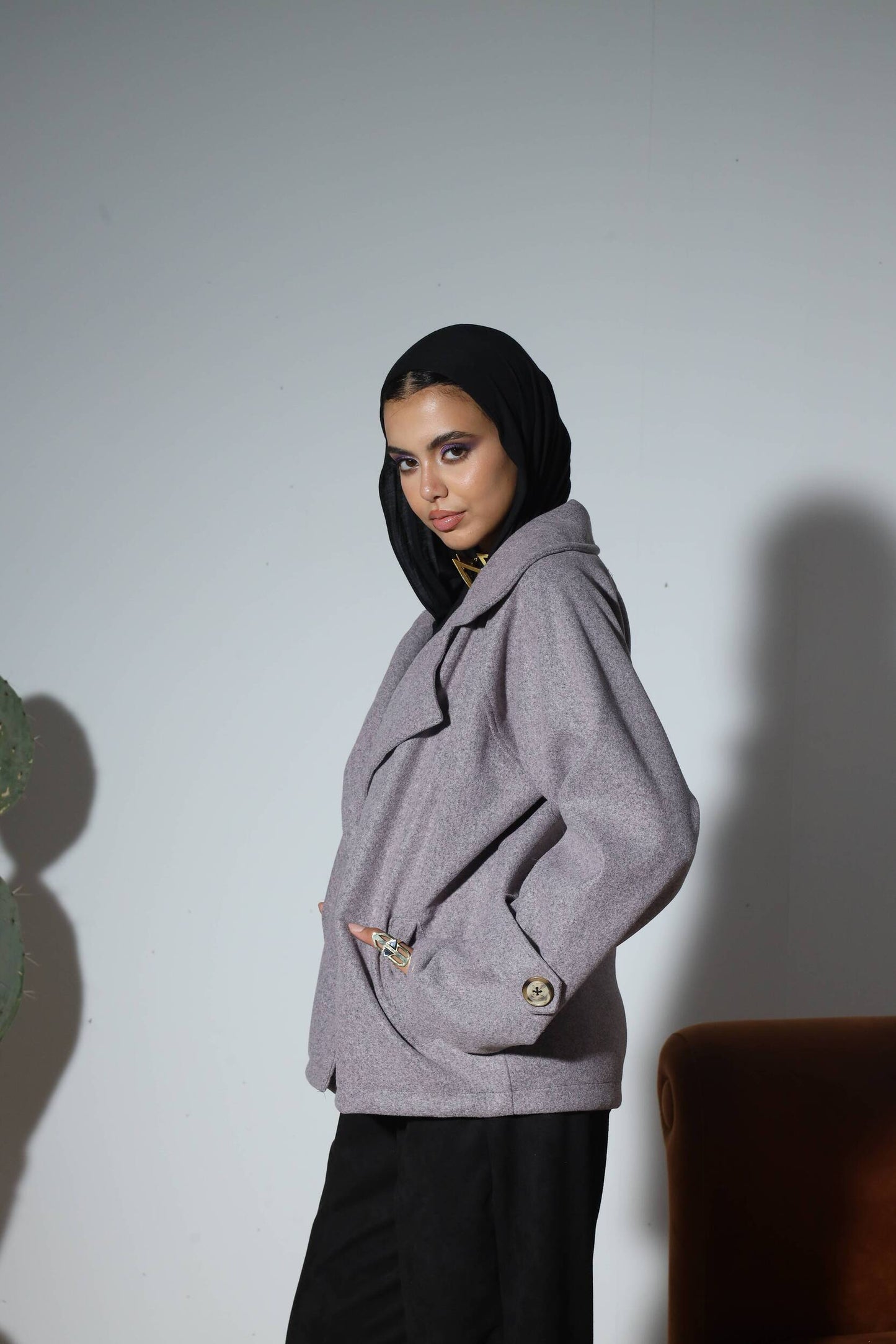 Nur Shams Short Coat | نُور شَمْس مِعْطَف قَصِير