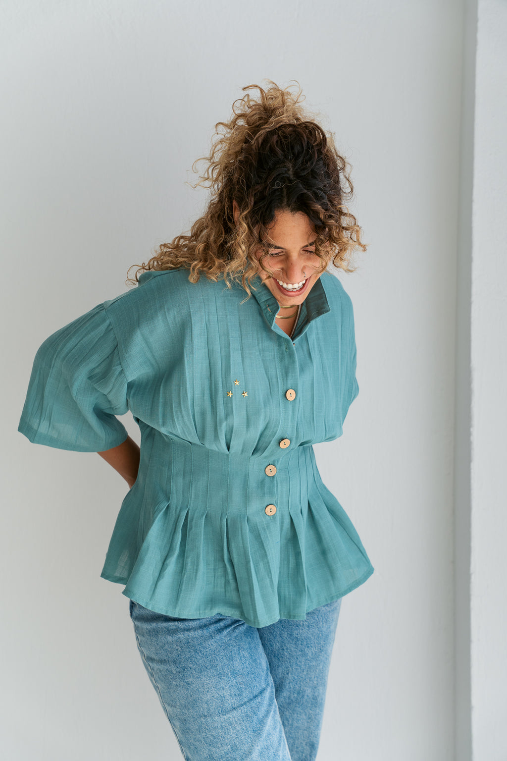 Shams shirt|شَمْس قَمِيص