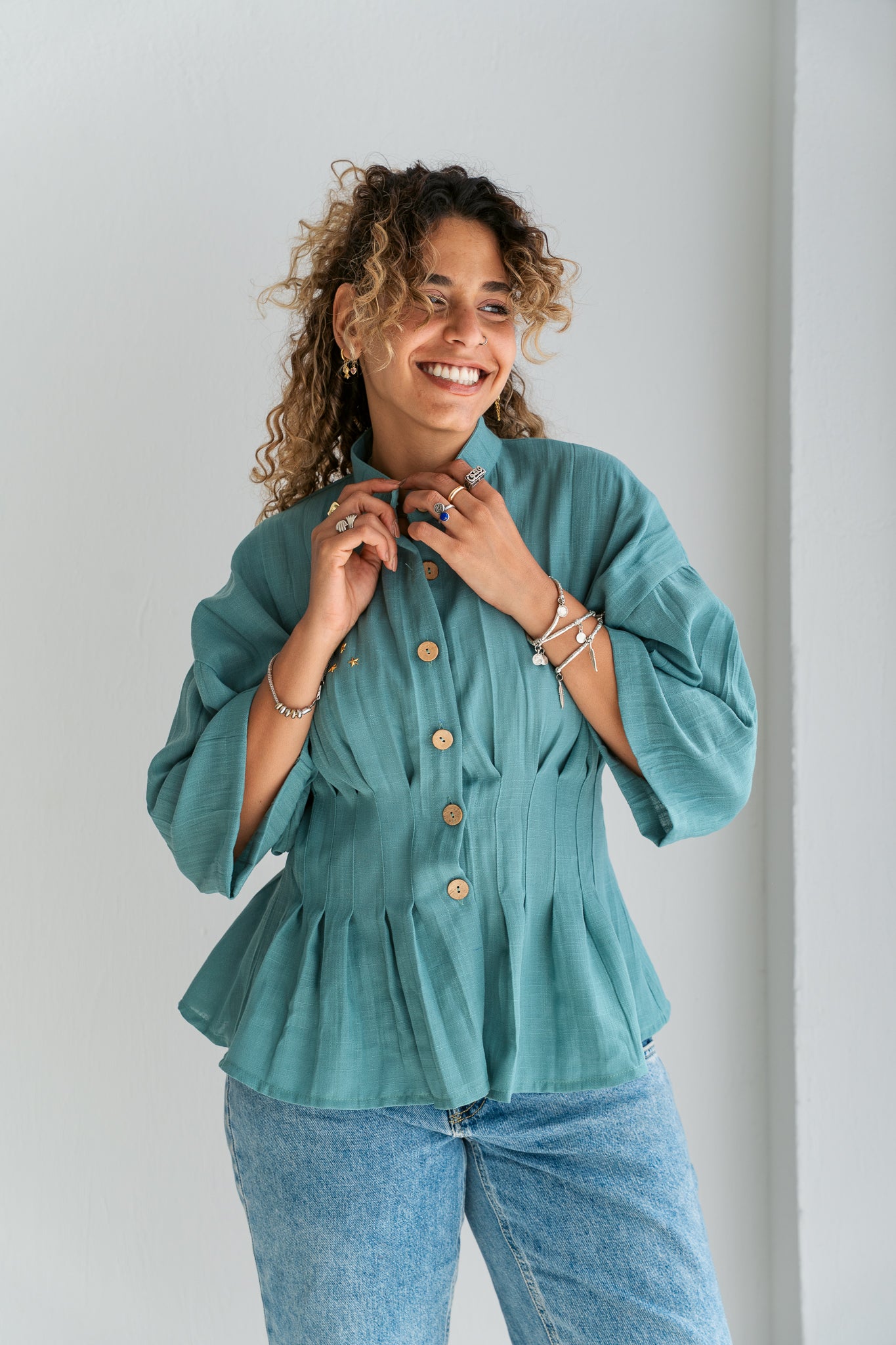Shams shirt|شَمْس قَمِيص