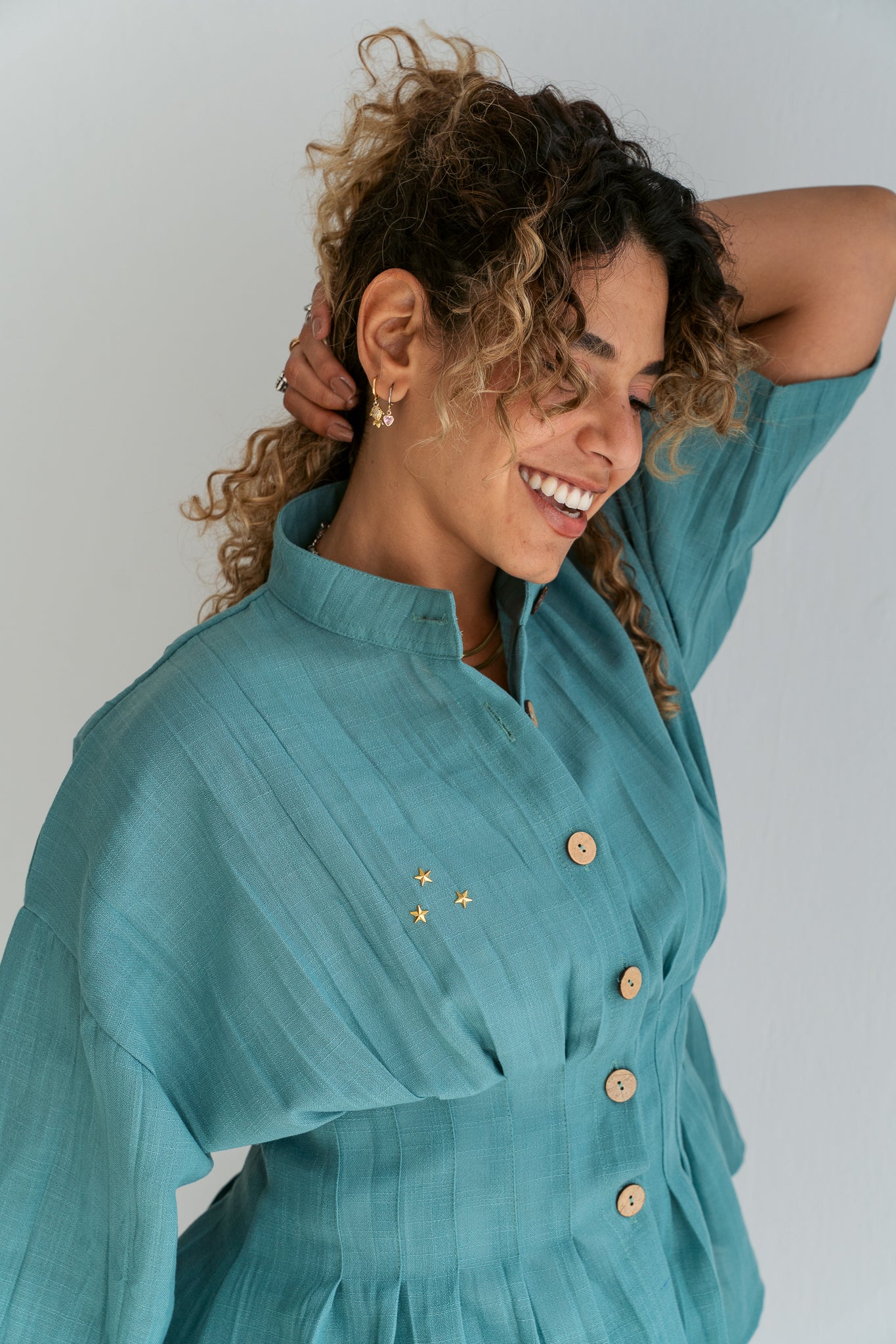 Shams shirt|شَمْس قَمِيص