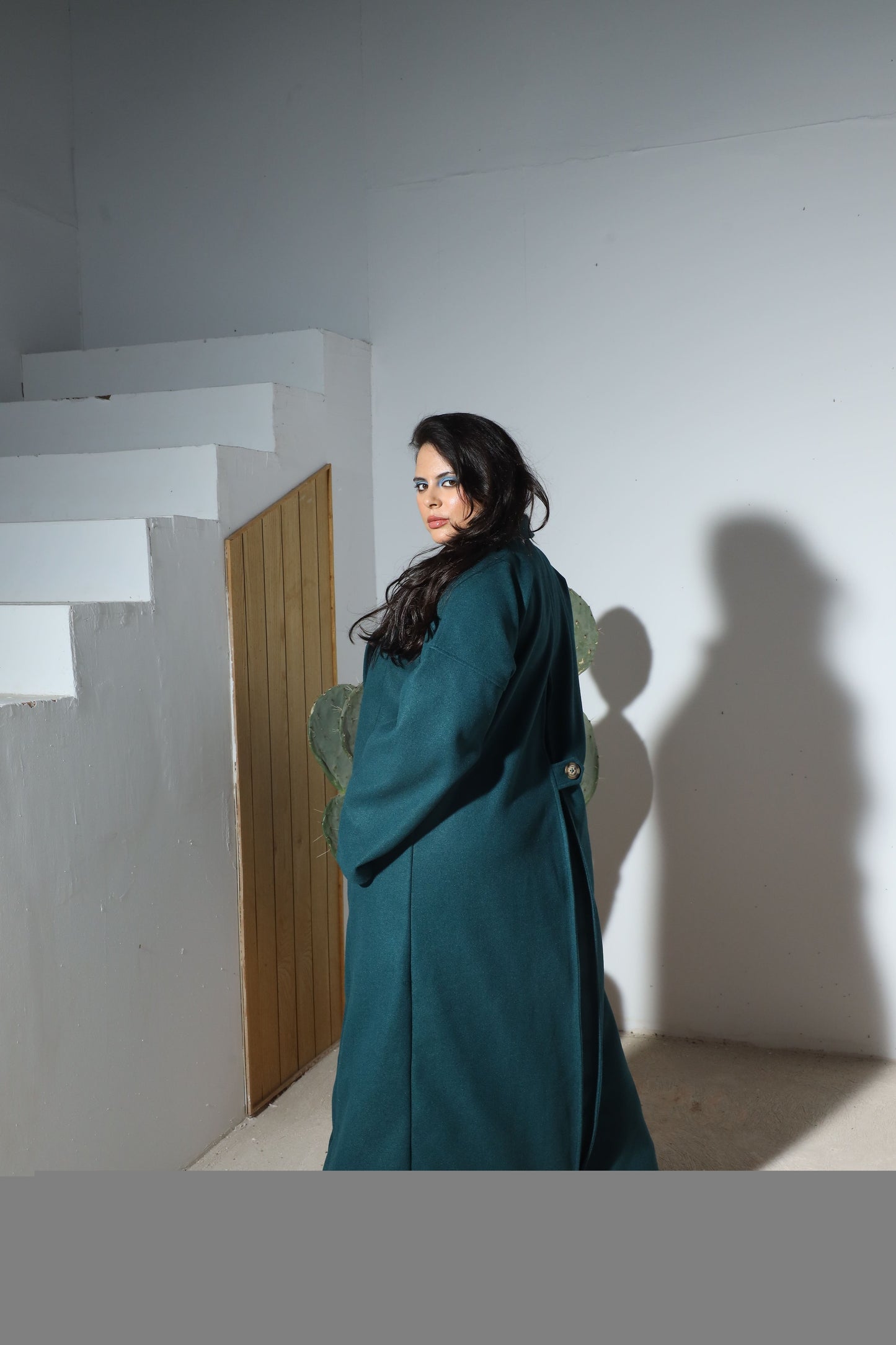 Daii Qamar Long Coat - ضَيّ قَمَر مِعْطَف طَوِيل